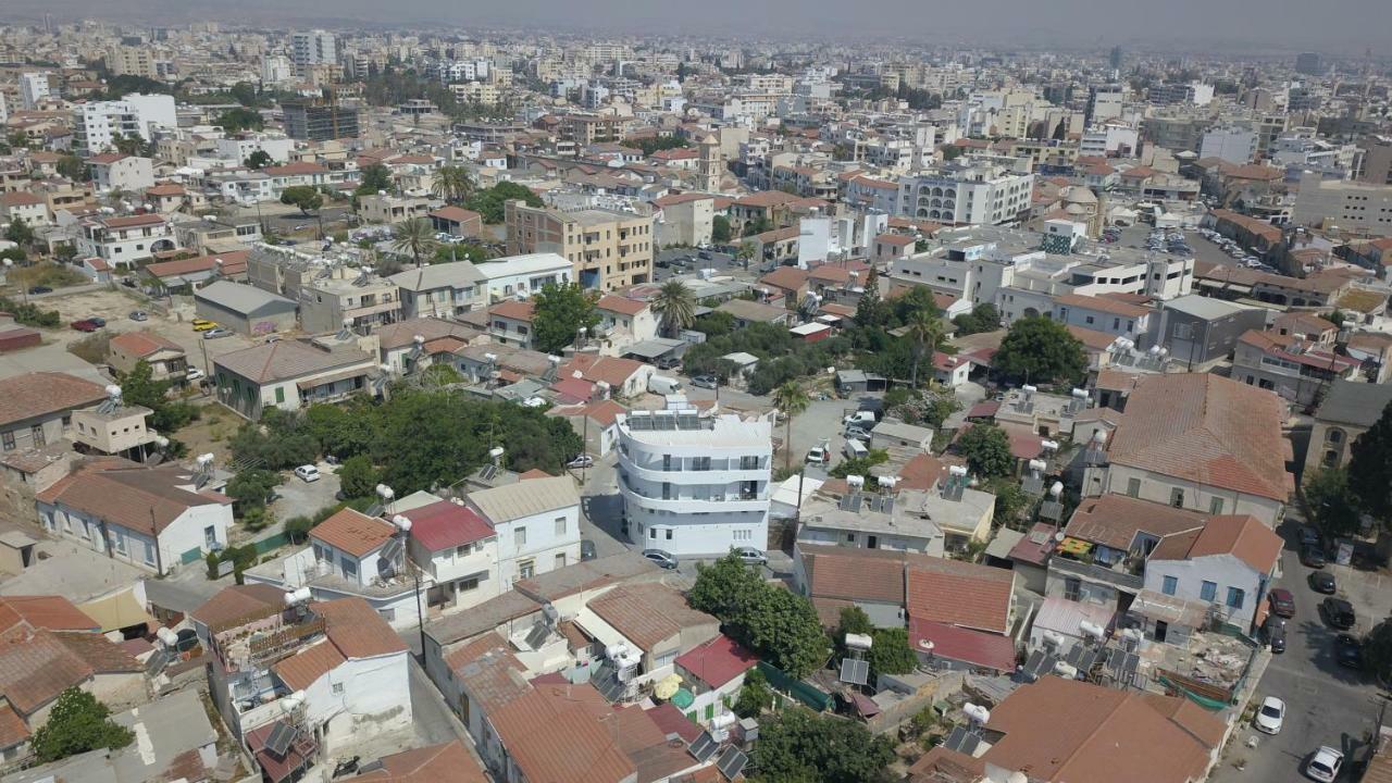 White 11 Aparthotel Larnaca