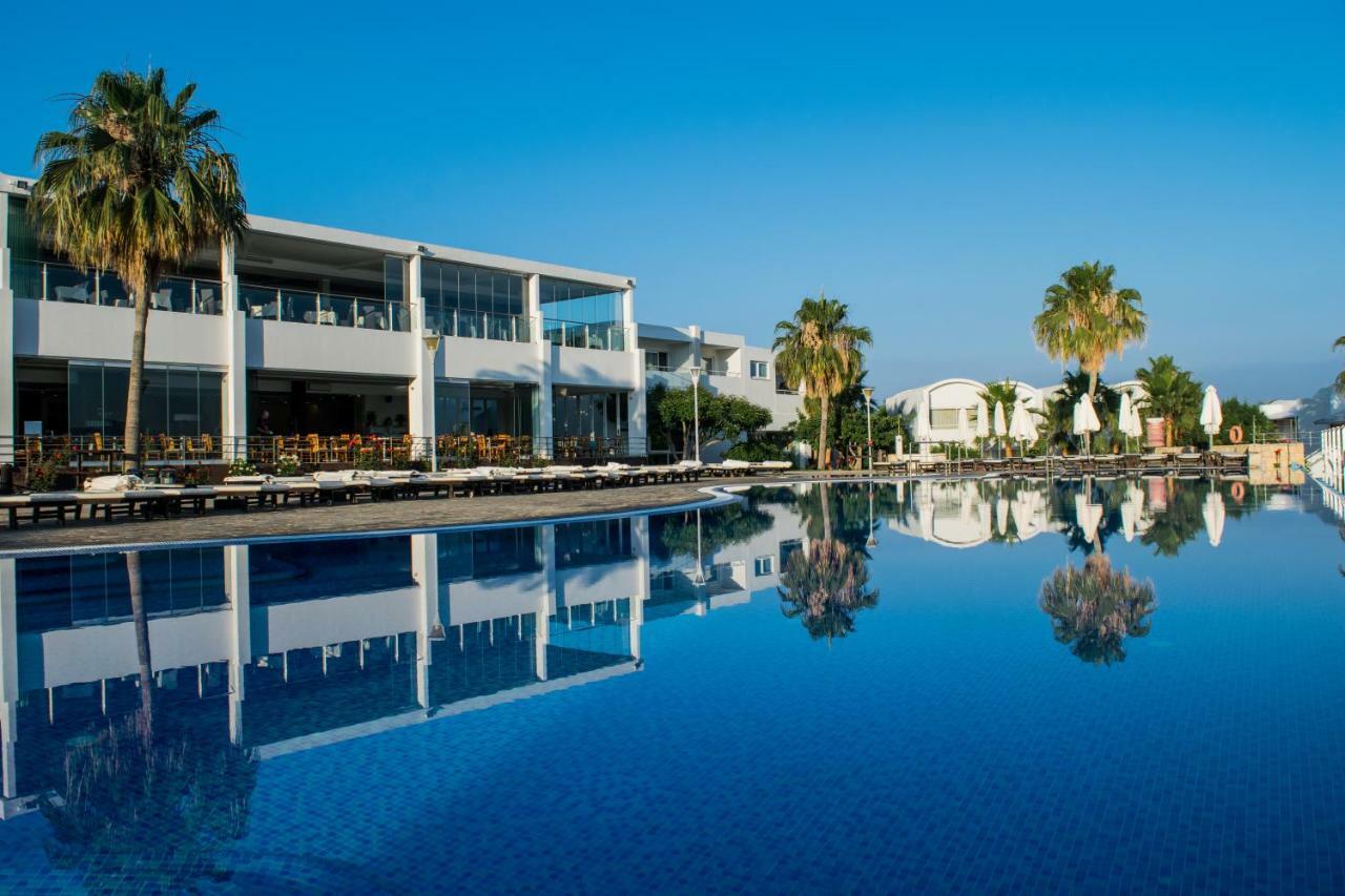 Theo Sunset Bay Hotel