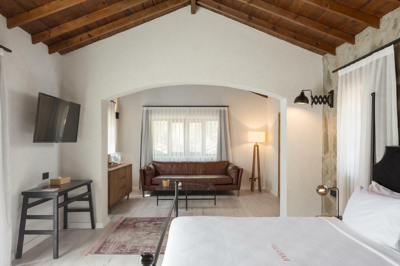 Gillham Vineyard Hotel 5*