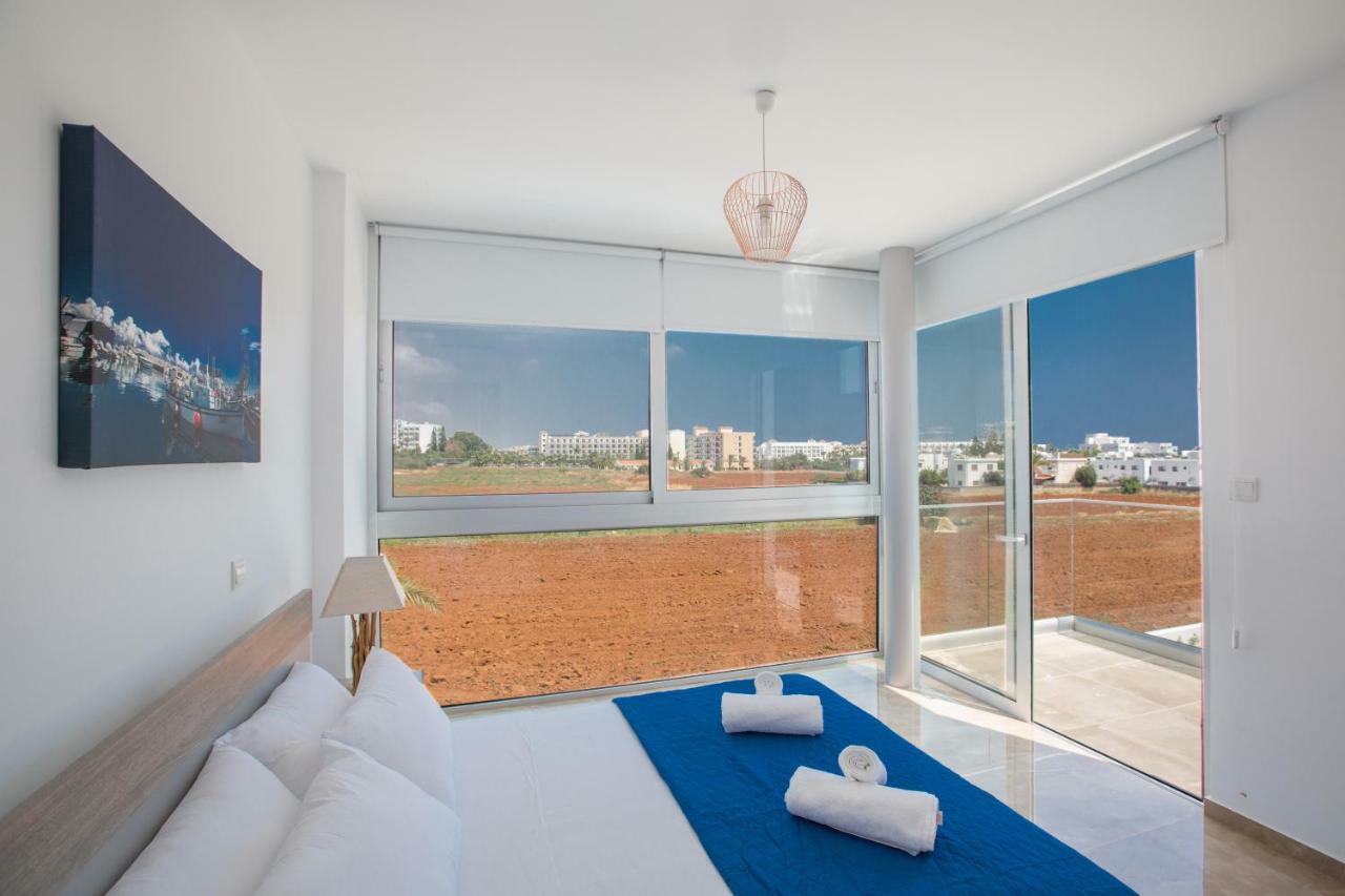 Blue Pearl * Protaras