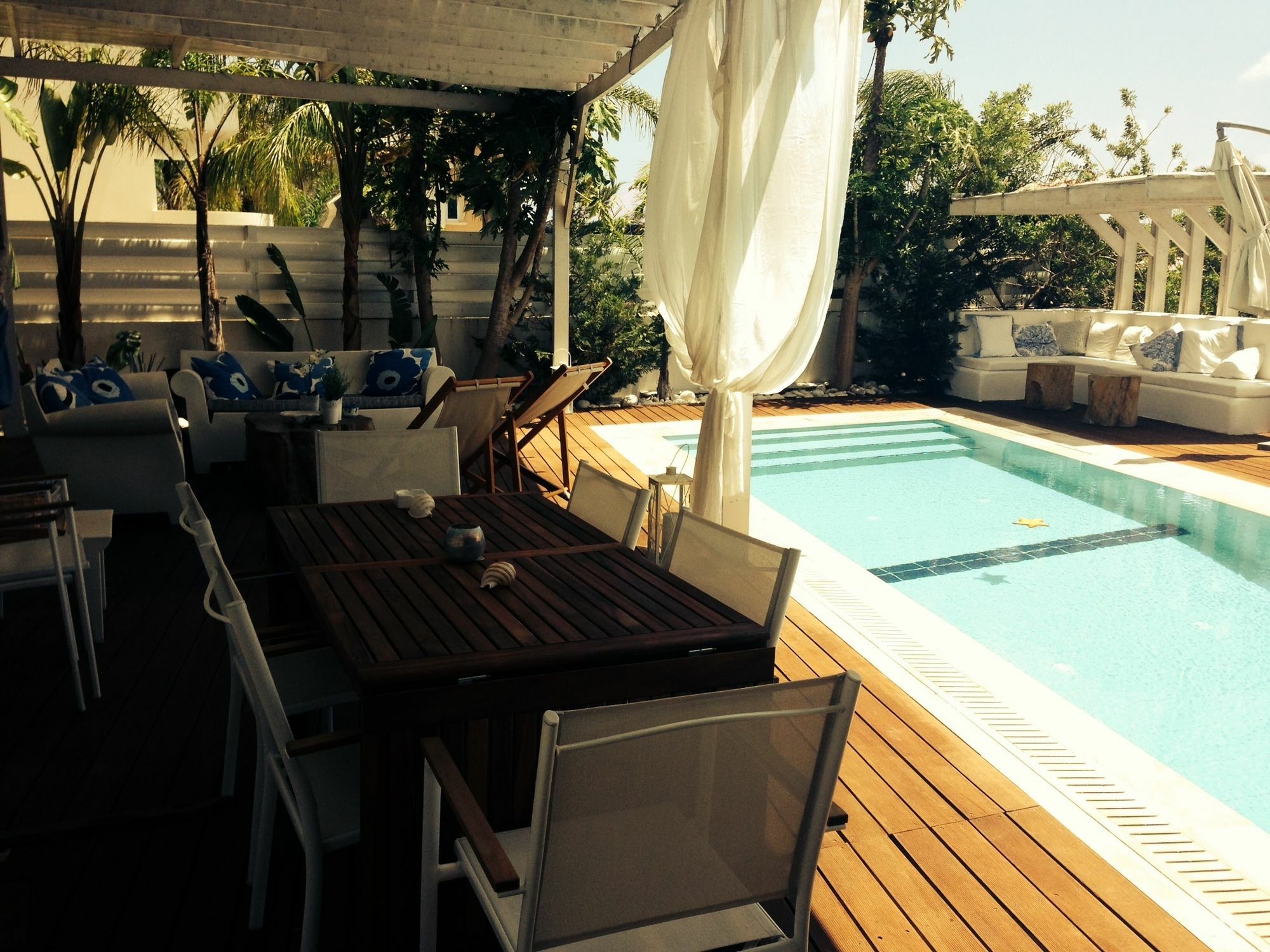 Riverland Villa