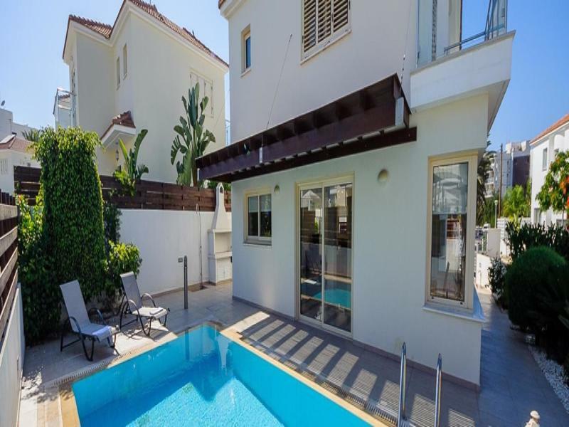 Oceanview Luxury 015
