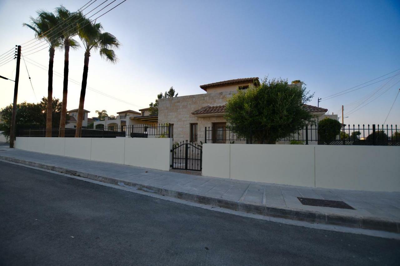 Villa Trachonas *