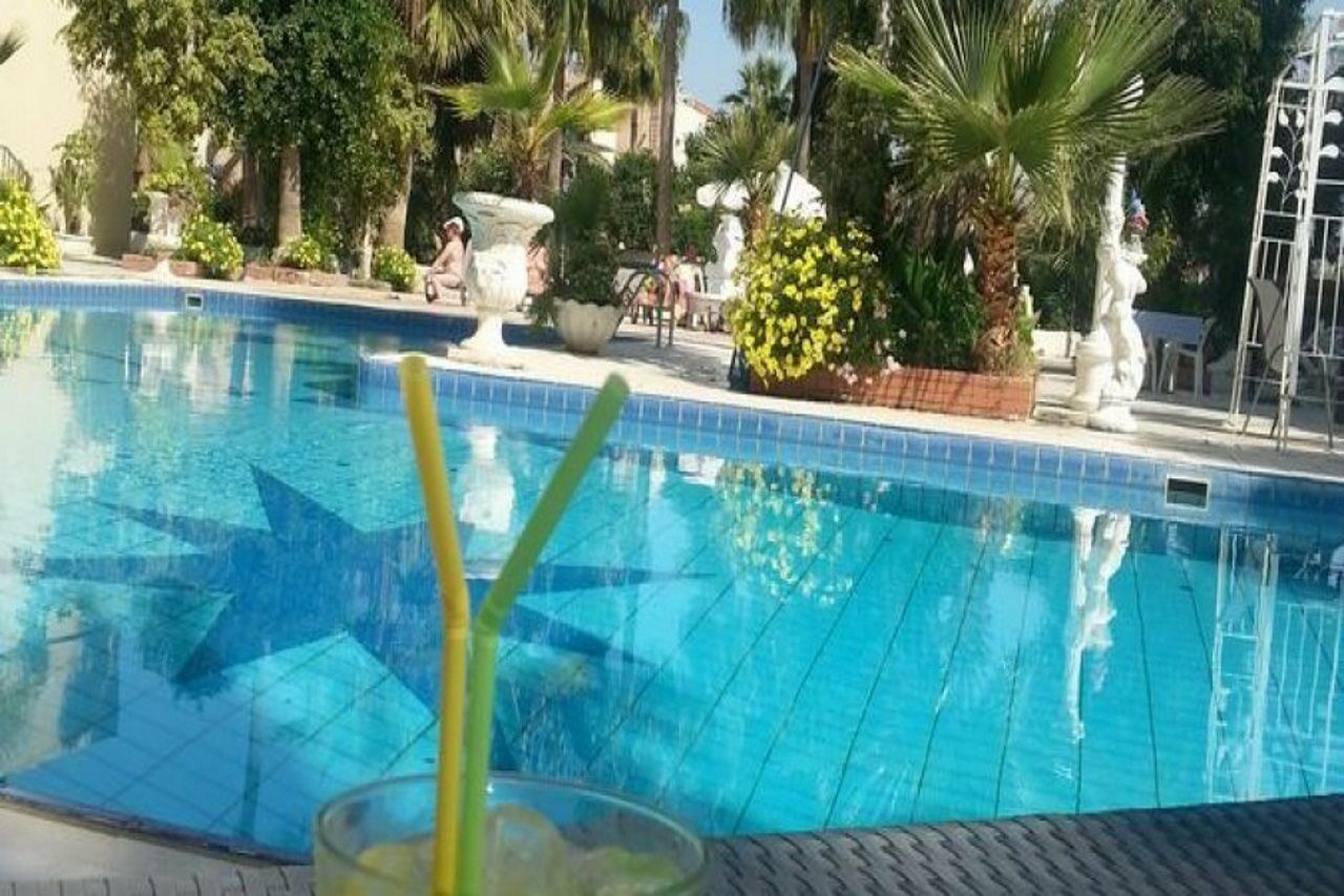 Tasiana Star Aparthotel 3*
