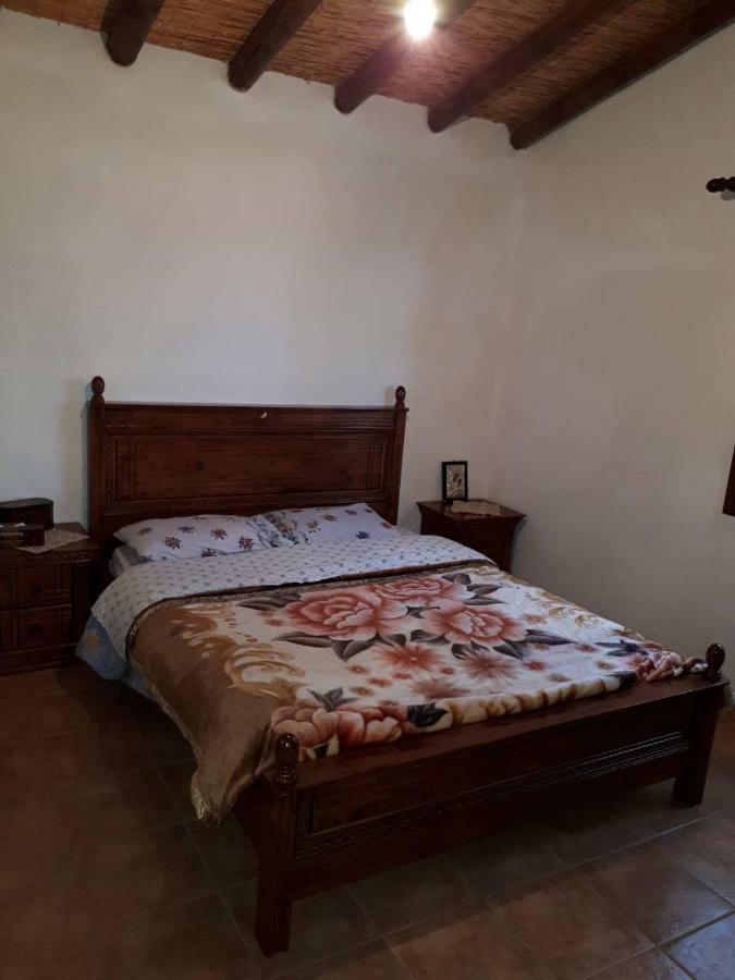 Agrompelo House *