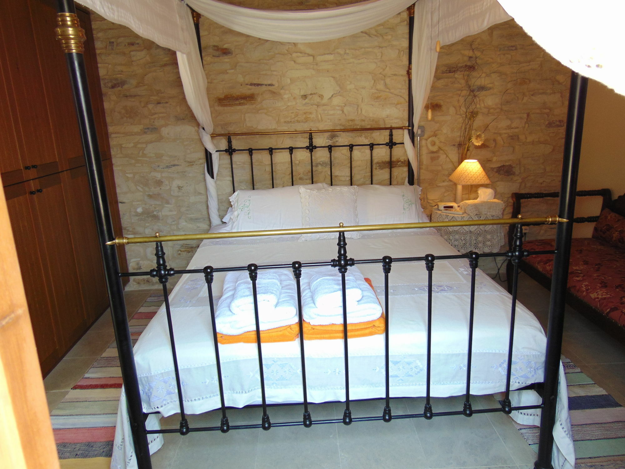 Charalambos Aparthotel