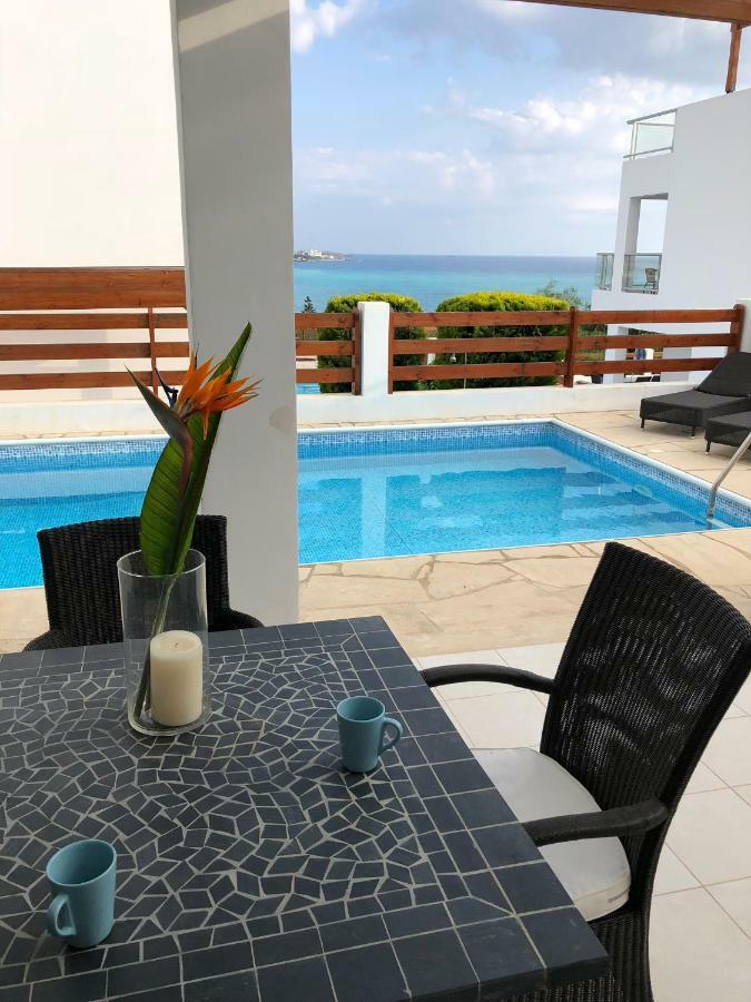 Marina View 11 Villa Peyia