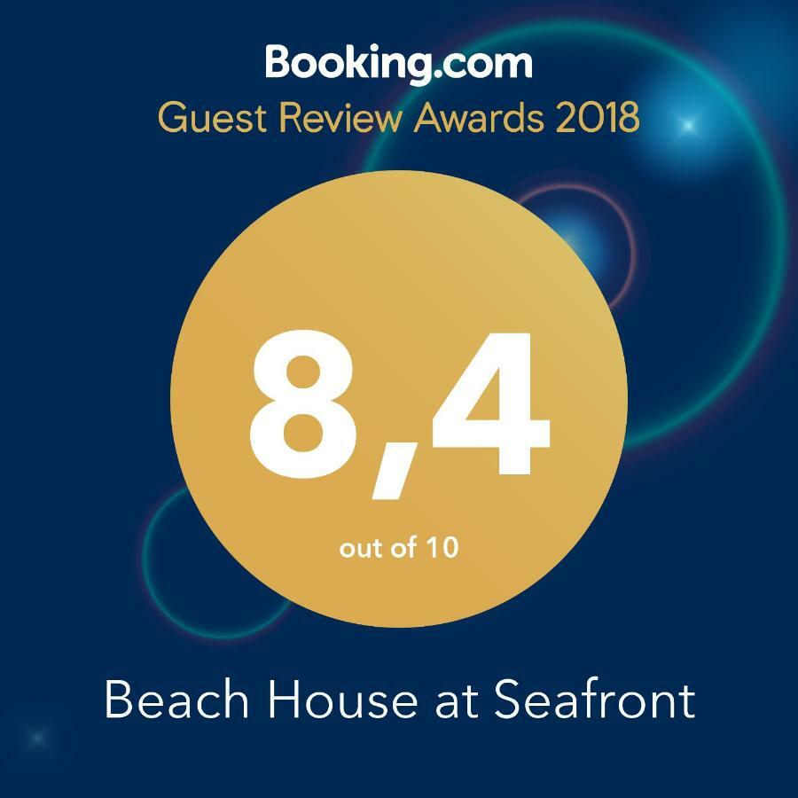 Vakantiehuis Beach House At Seafront Meneou