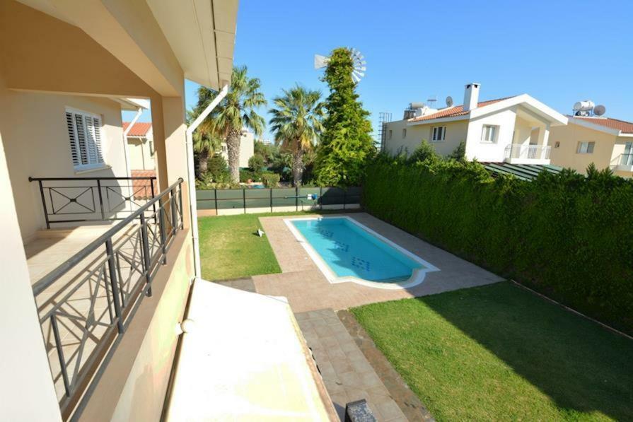 Daryah Sirina Bay Villa *