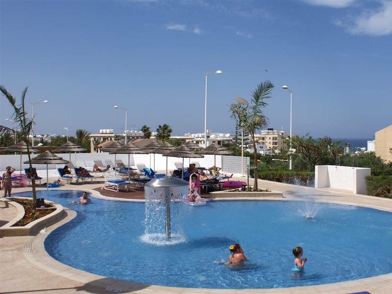 Sunrise Oasis & Waterpark Hotel