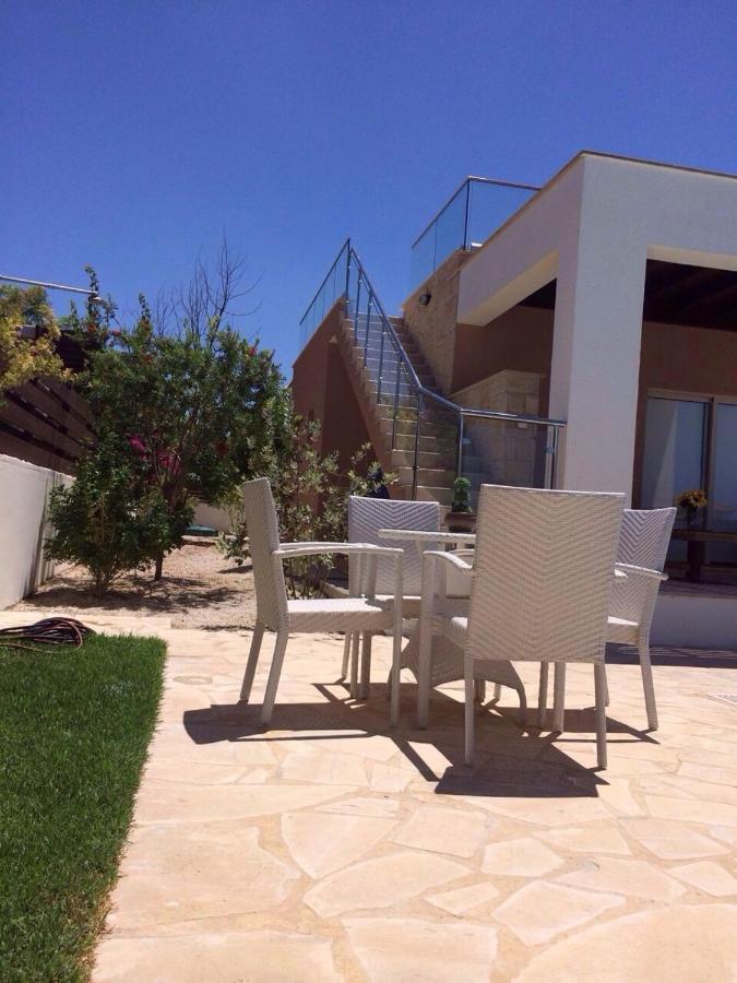 Paradise Latchi * Polis