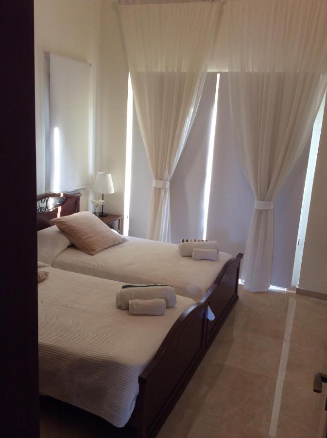 Paradise Latchi Villa *