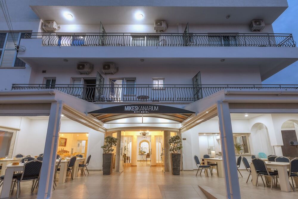 Hotel Mikes Kanarium Larnaca