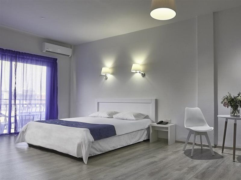 Mikes Kanarium Hotel 3*