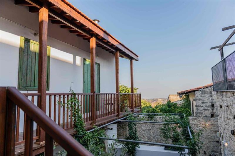 Oinou Strata - Adults Only 3*