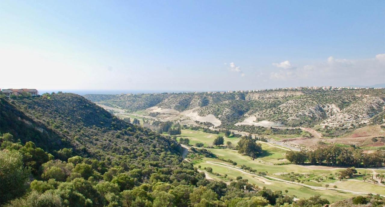 4 Bedroom Kourion With Private Pool, Aphrodite Hills Villa Kouklia