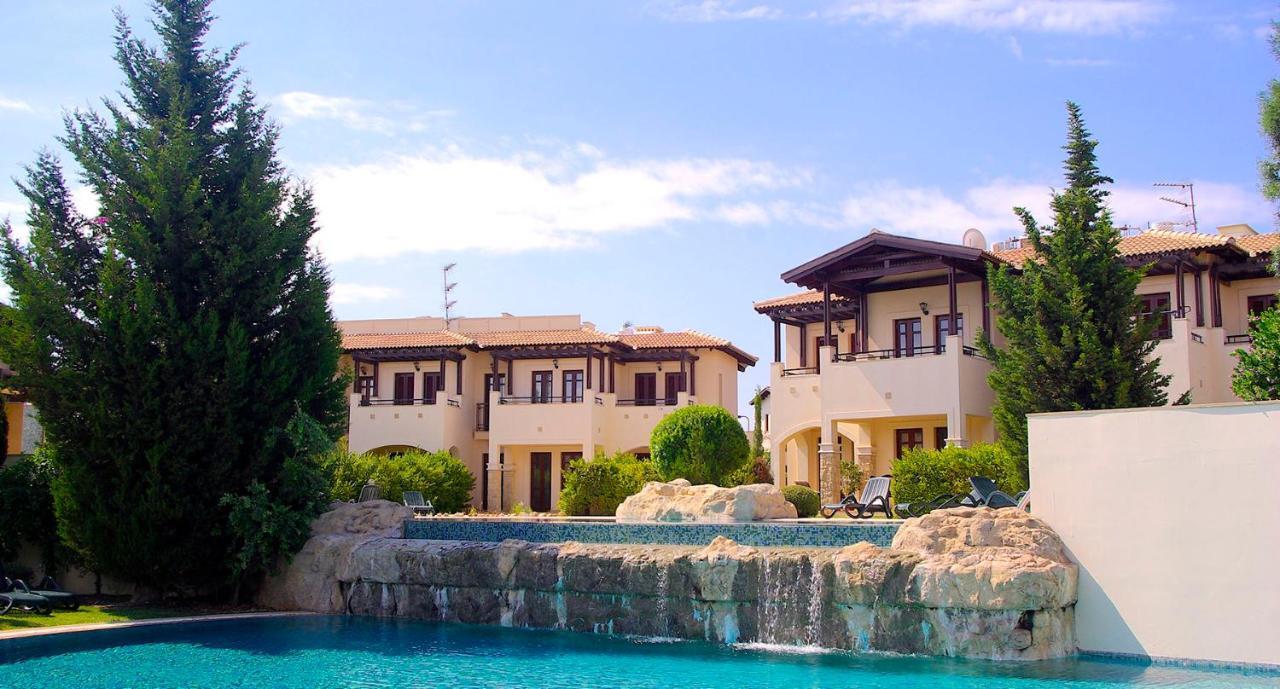 Apartment 2 Bedroom Helena With Private Garden, Aphrodite Hills *