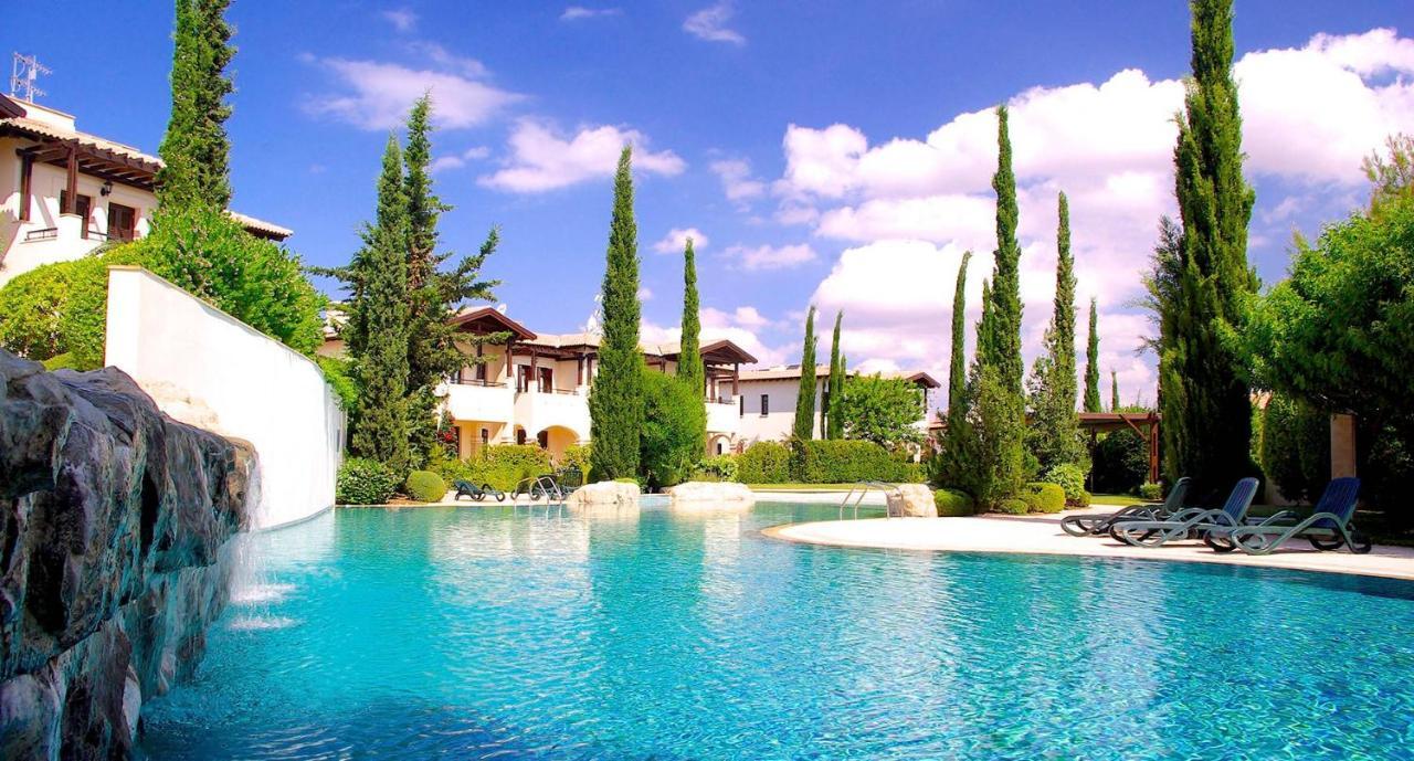 2 Bedroom Helena With Private Garden, Aphrodite Hills Apartment Kouklia