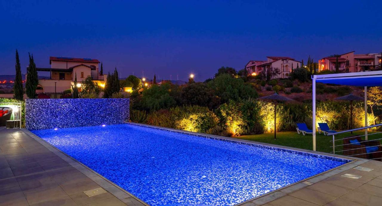 3 Bedroom Eleyjo With Stunning Private Pool, Aphrodite Hills * Kouklia