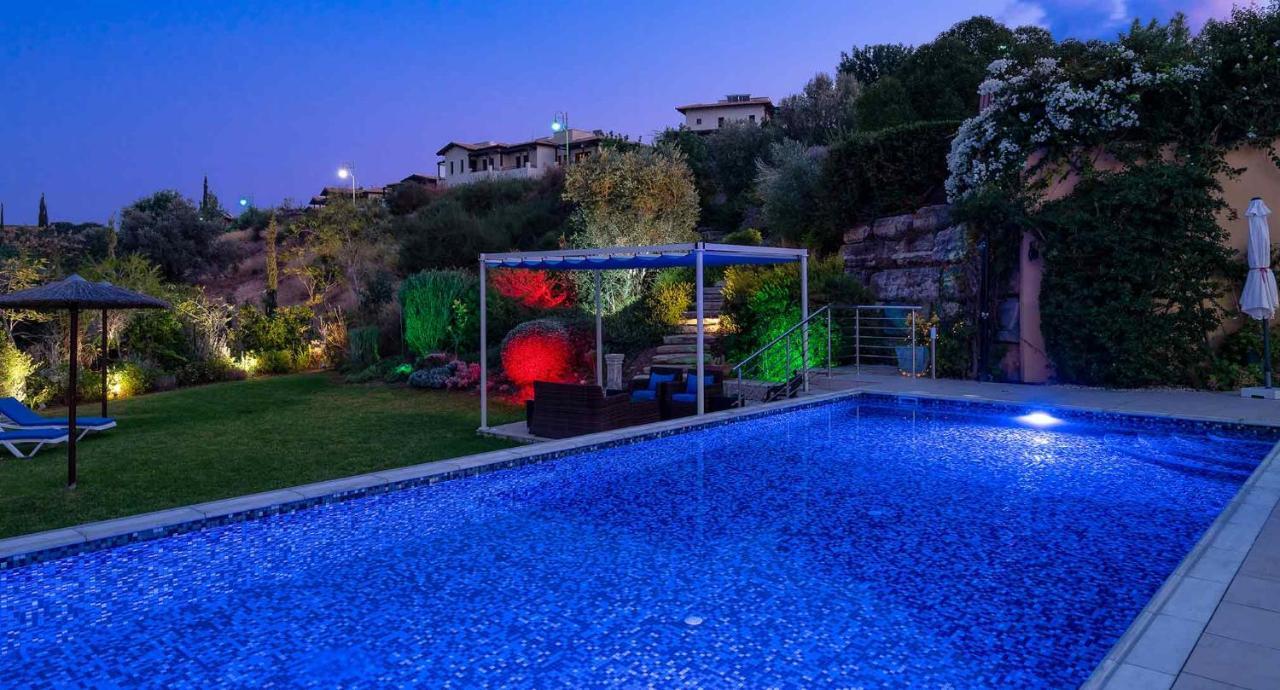 3 Bedroom Eleyjo With Stunning Private Pool, Aphrodite Hills Kouklia