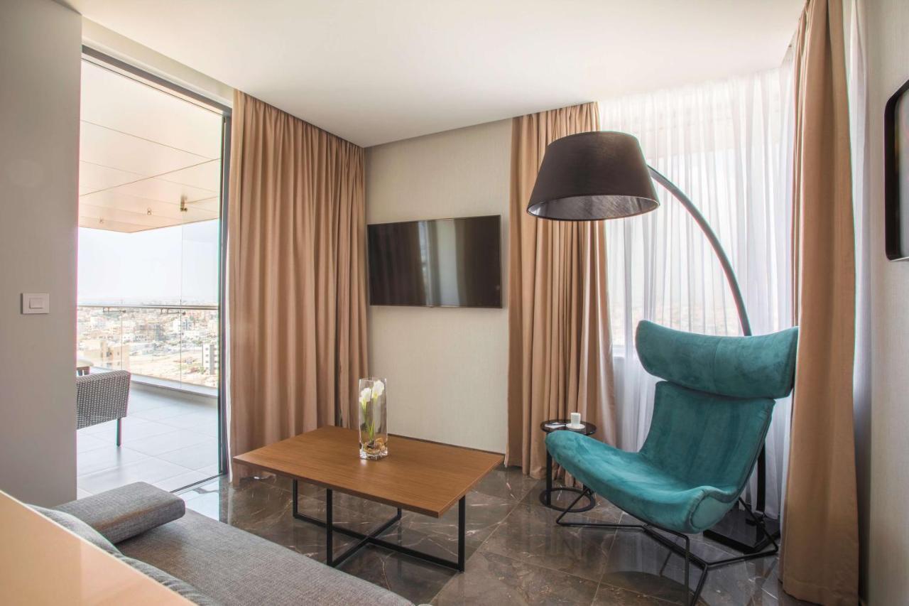 Radisson Blu Hotel, Hotel Larnaca