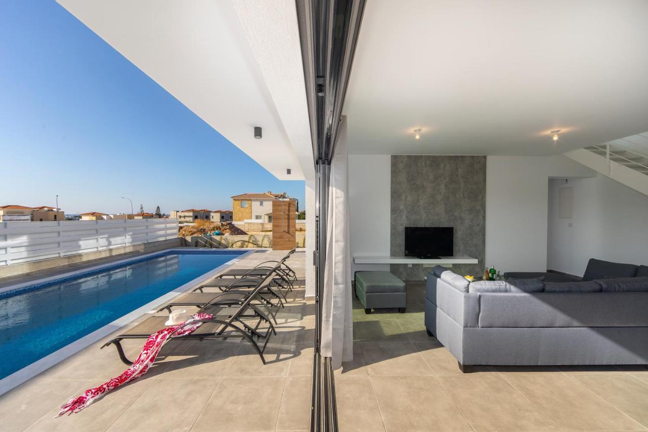 Andre, Walking Distance To Coral Bay * Peyia