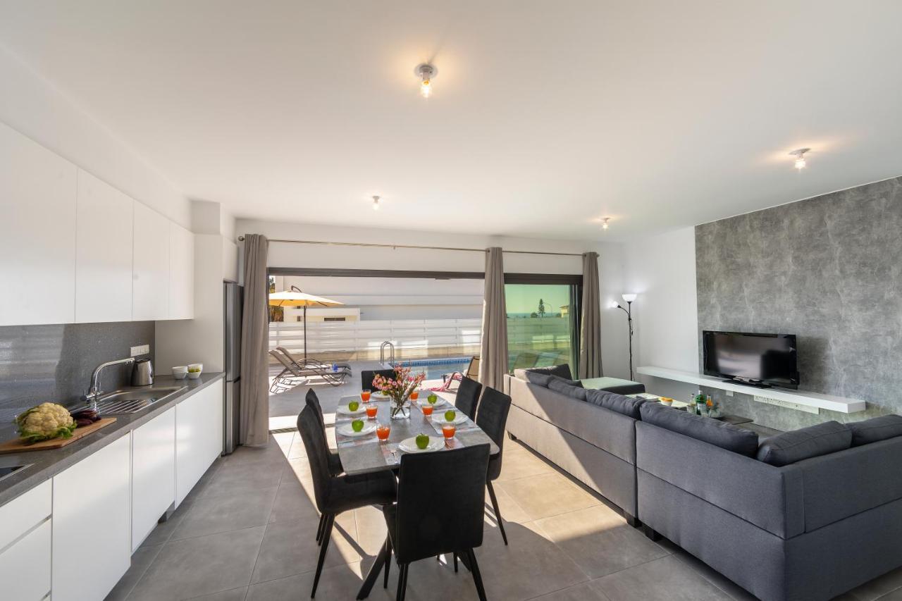 Villa Andre, Walking Distance To Coral Bay