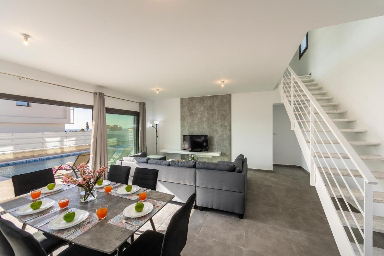 Villa Andre, Walking Distance To Coral Bay