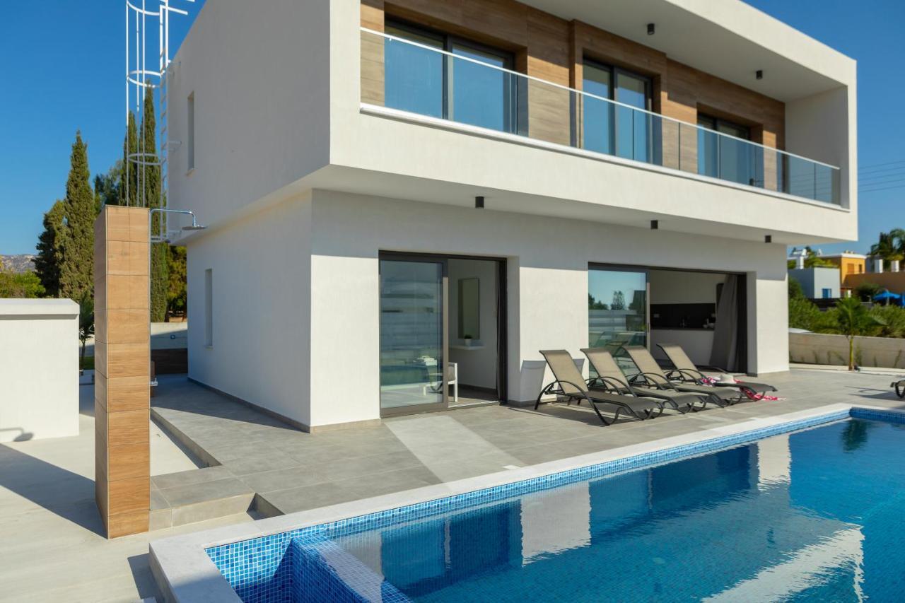 Villa Andre, Walking Distance To Coral Bay *
