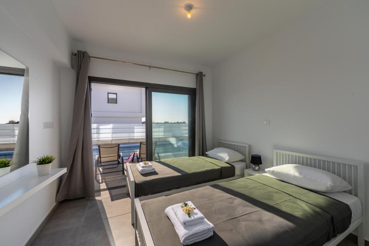 Andre, Walking Distance To Coral Bay Villa *