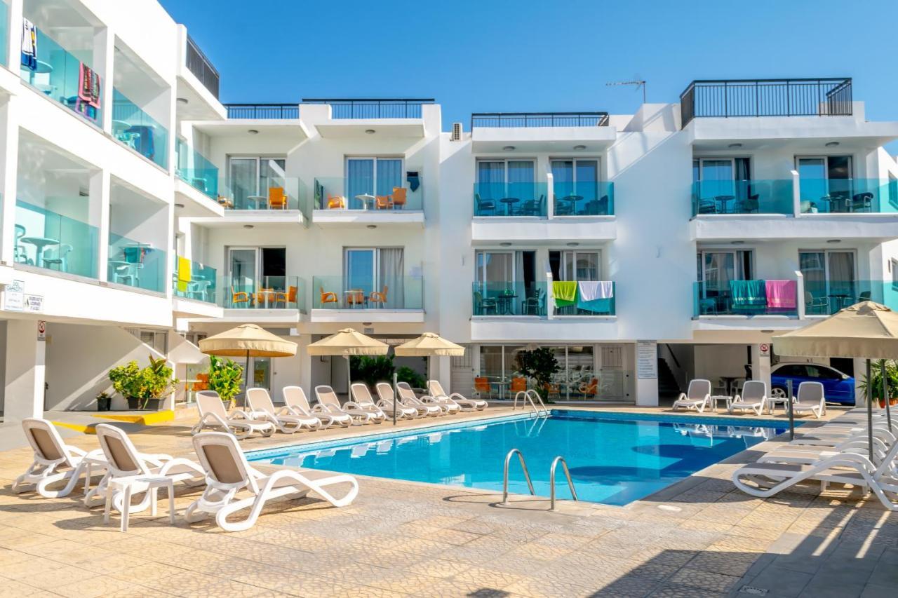 A Maos Aparthotel