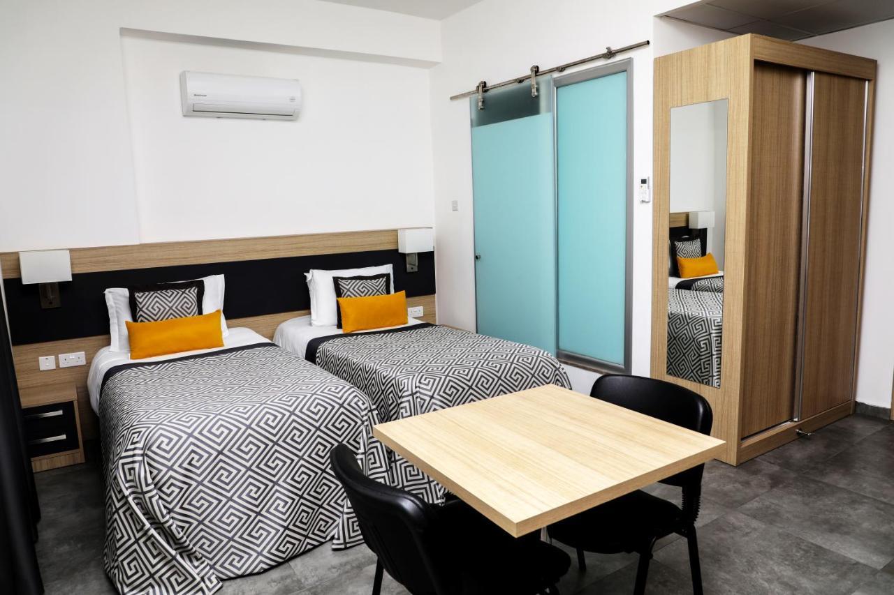 Sky Roof Hotel 3*