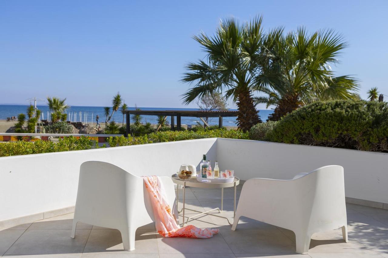 Mackenzie Castella Beachfront Apartment Larnaca