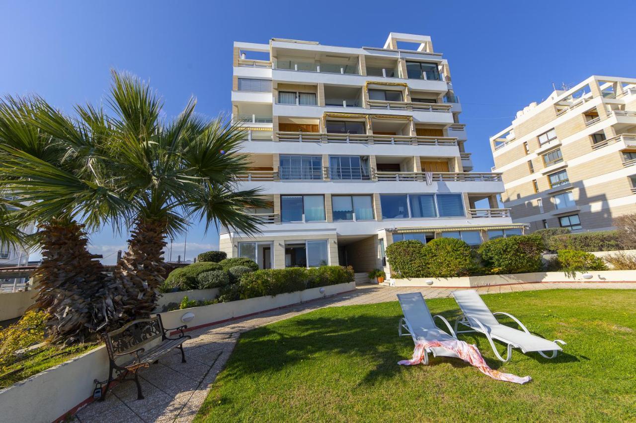 Mackenzie Castella Beachfront Apartment Larnaca