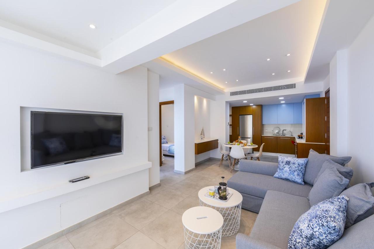 Mackenzie Castella Beachfront Apartment Larnaca