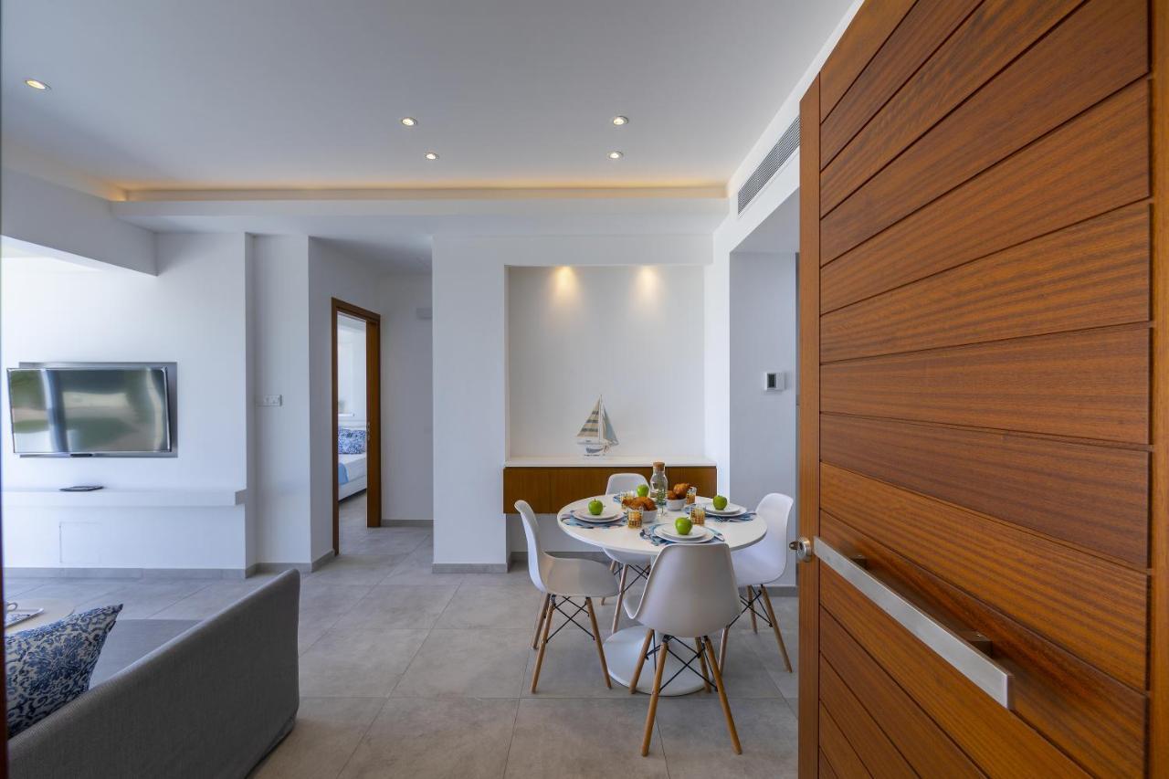 Mackenzie Castella Beachfront Apartment Larnaca