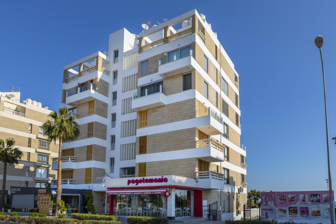 Apartment Mackenzie Castella Beachfront