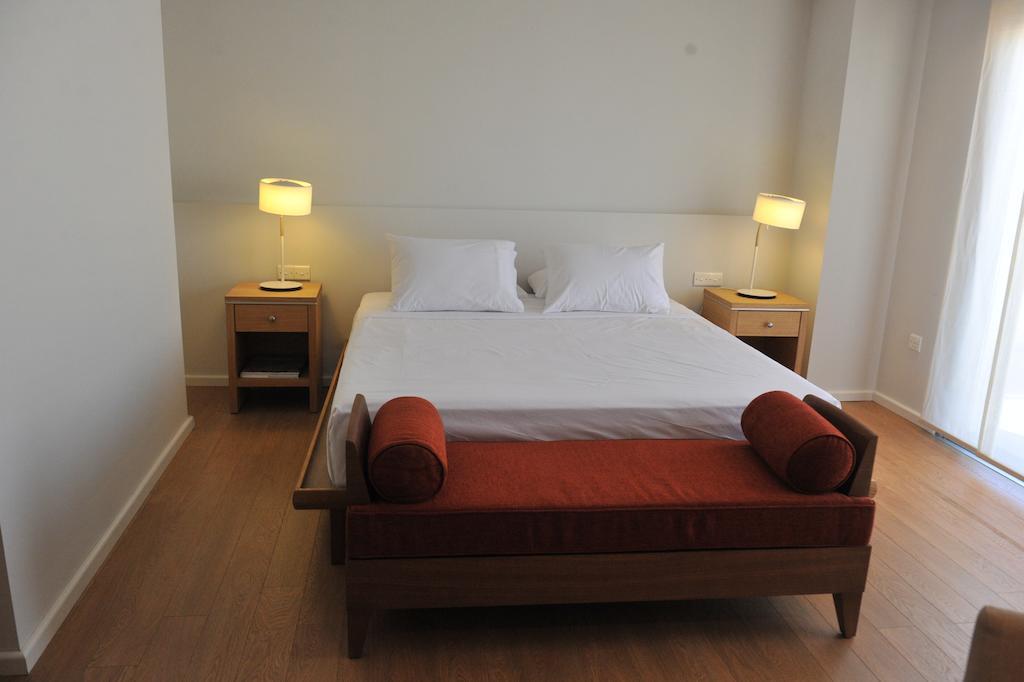 E-hotel Larnaca & 4*