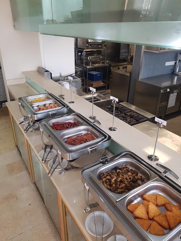 Hotel E-hotel Larnaca & 4*