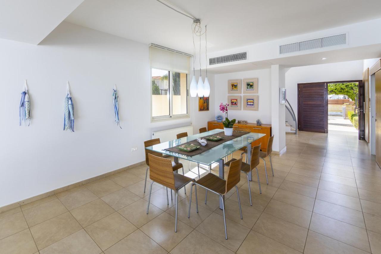 Beachfront Pietra *
