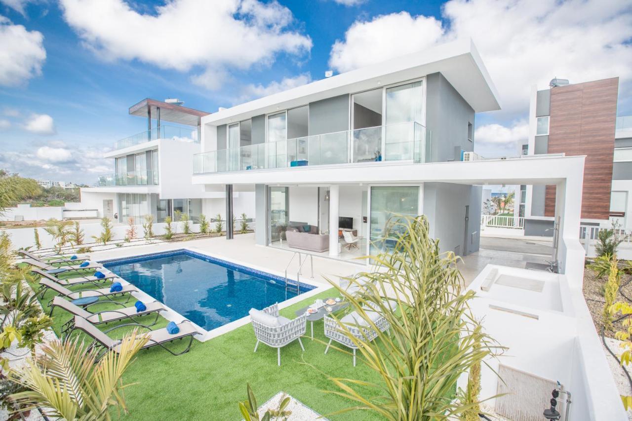Oli Vine Villa Protaras