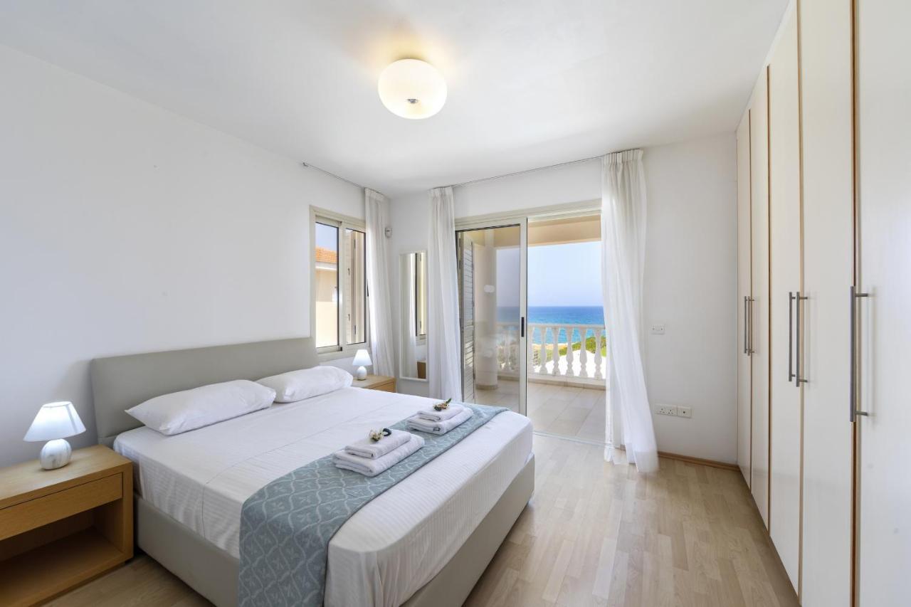 Villa Beachfront Pietra