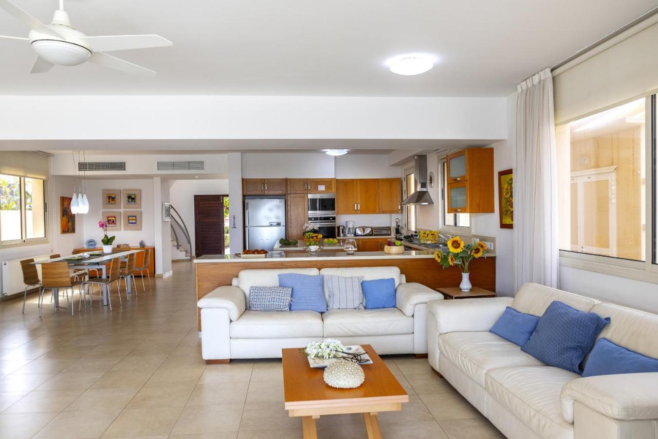 Beachfront Pietra Villa