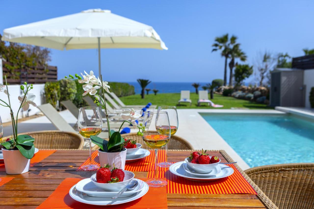 Beachfront Pietra Villa *