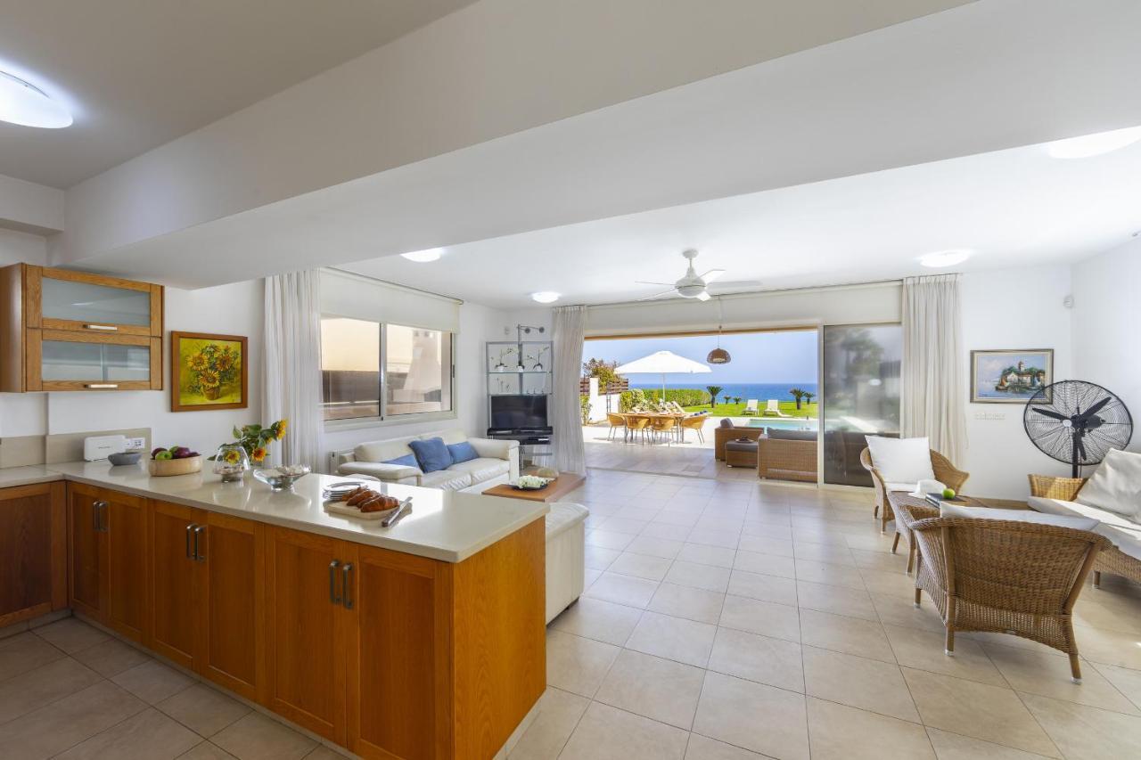Beachfront Pietra Villa