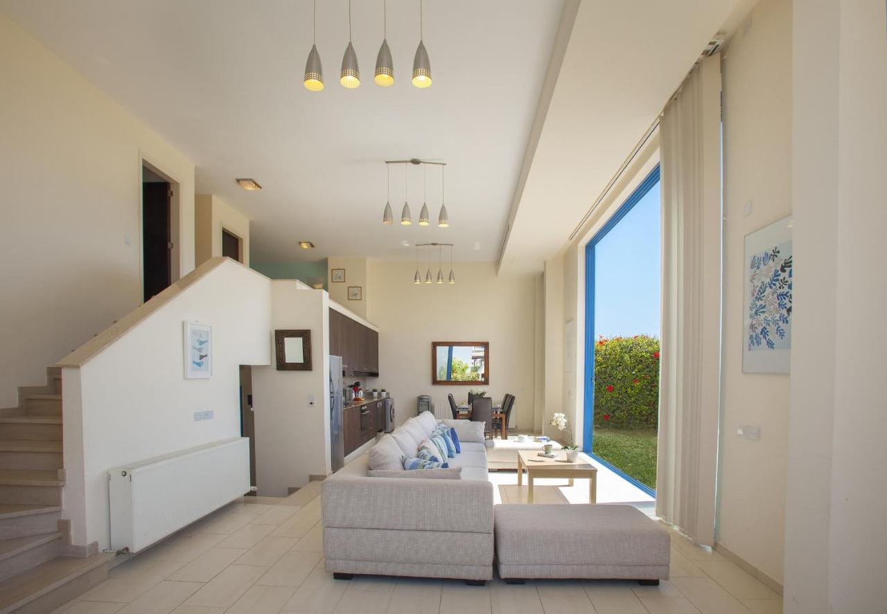 Seafront Infinte Aretousa Villa