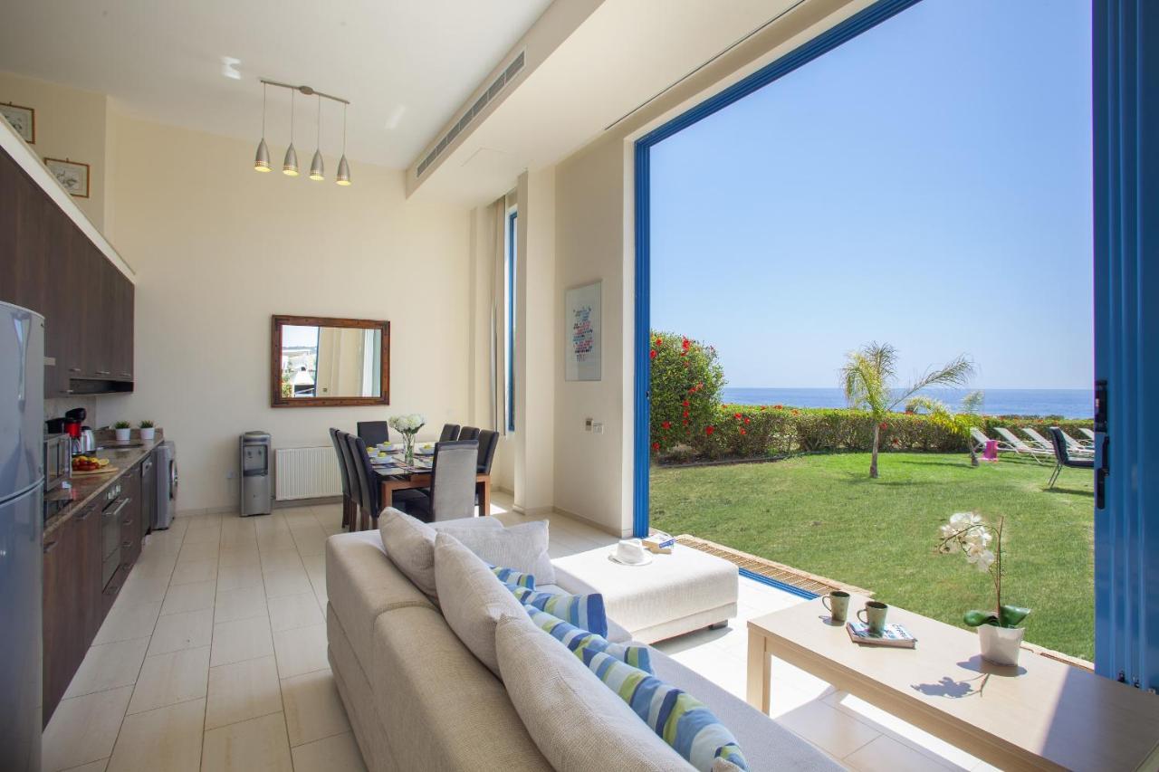 Seafront Infinte Aretousa *