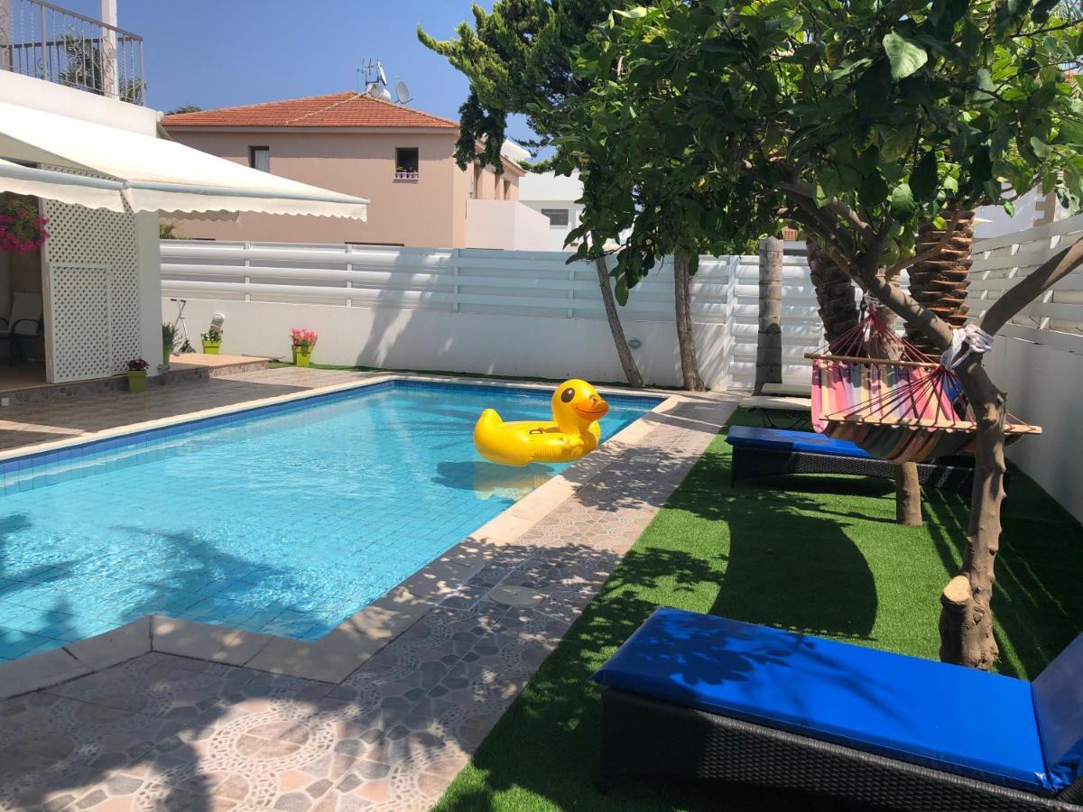 Villa Andy-350 M From The Larnaca