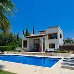 4 Bedroom Villa Lofou With Private Pool And Sea Views, Aphrodite Hills Resort