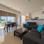 Apartment 14 In Coral Bay